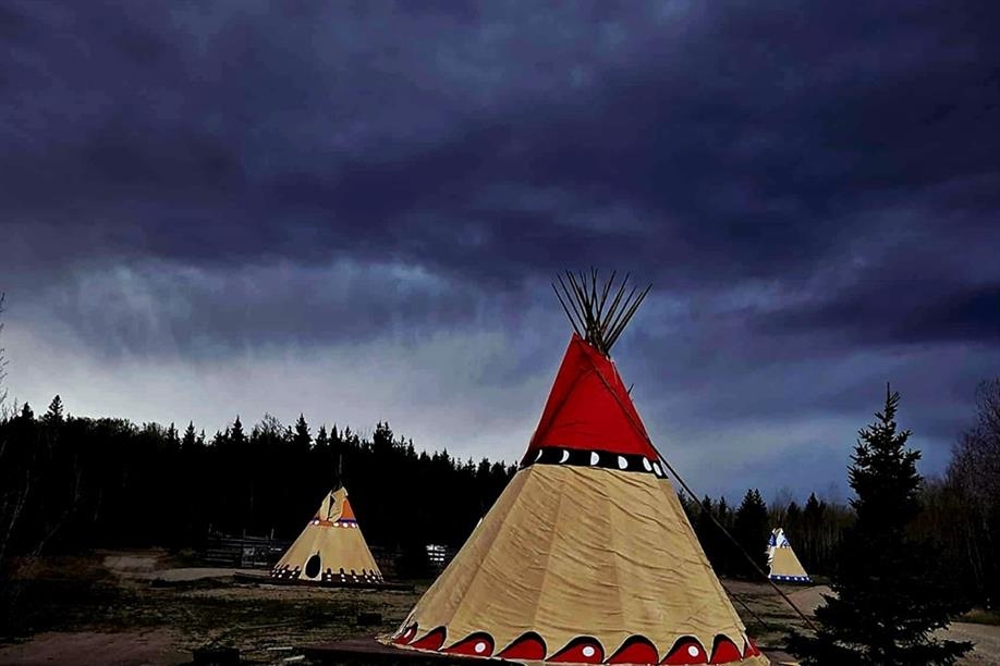 Waters Edge Eco Lodge